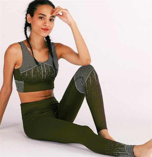 Fashion Print Yoga Outfit with Moisture-Wicking Pants
